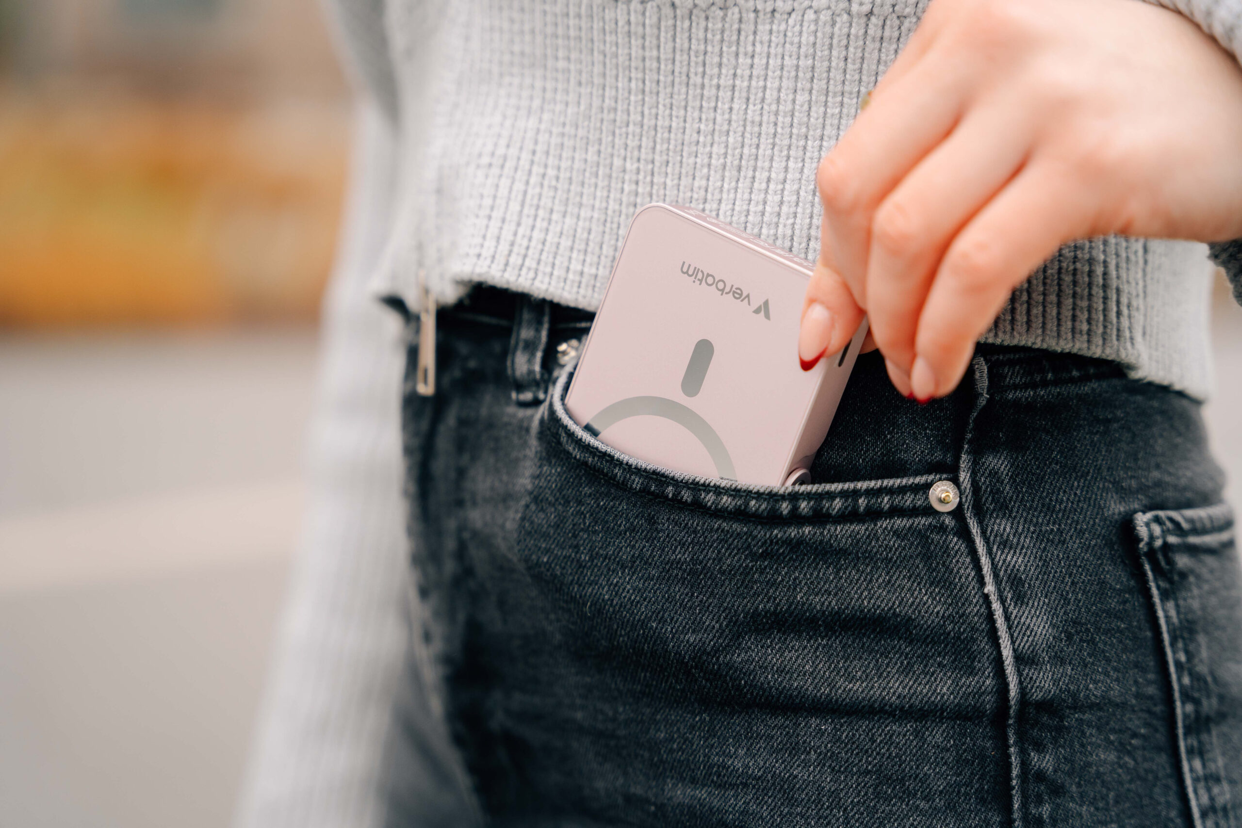 Verbatim Charge ´n´ Go Magnetic Wireless Power Bank with stand - 10000 mAh Pink