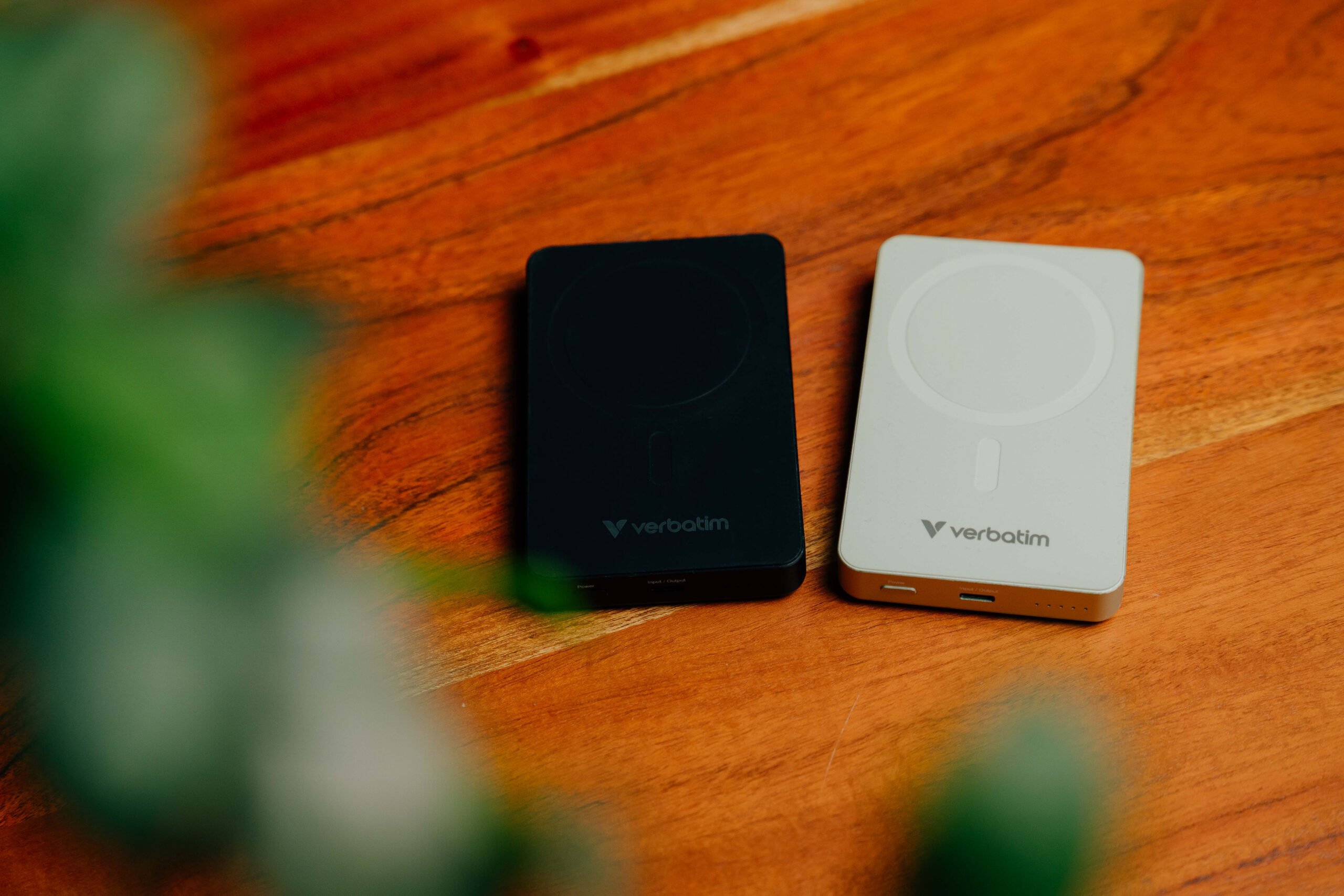 Verbatim Charge ´n´ Go Essentials Magnetic Wireless Power Bank 10000 mAh Black