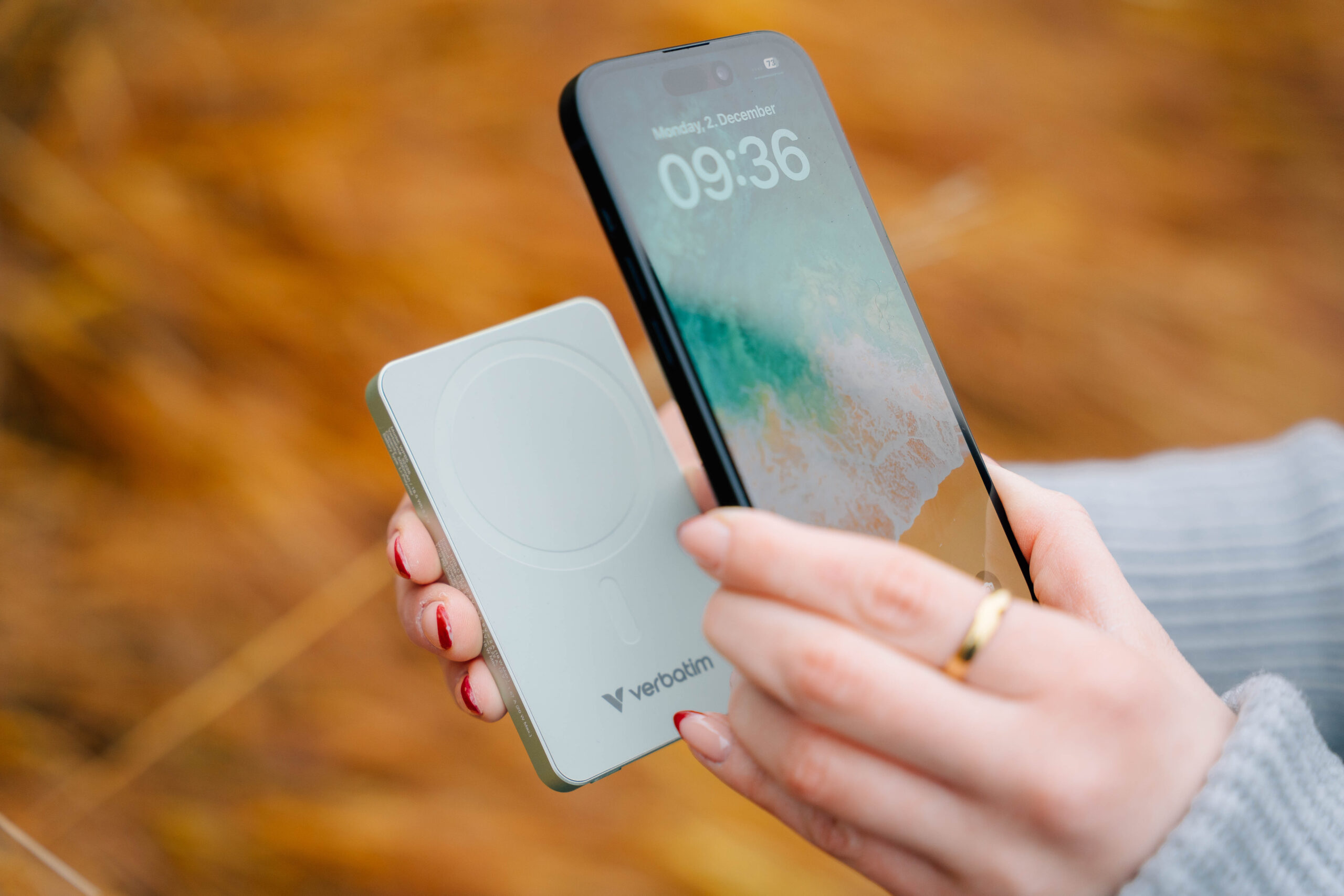 Verbatim Charge ´n´ Go Essentials Magnetic Wireless Power Bank 10000 mAh Green