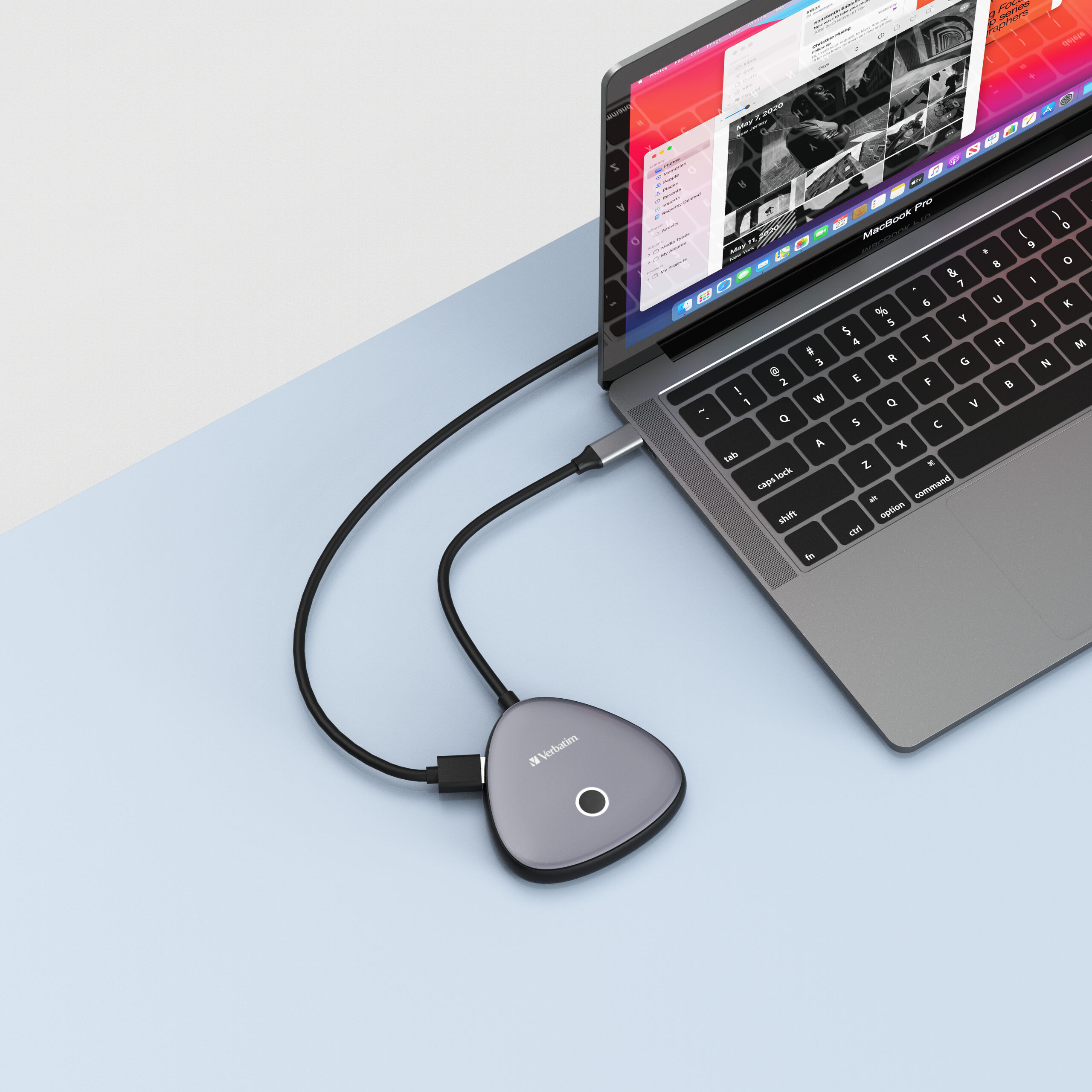 Verbatim Share My Screen USB-C Wireless Display Adapter 4K with Hub WDA-02