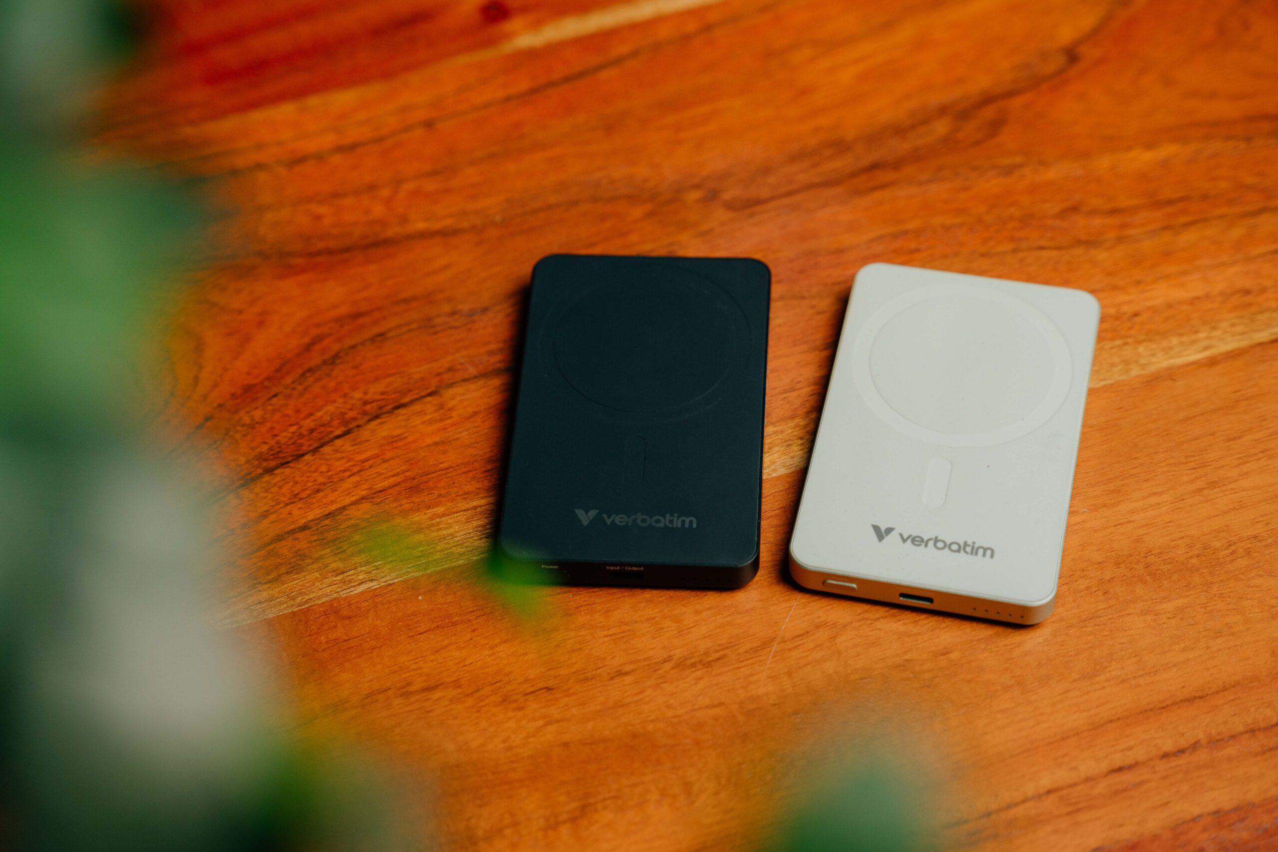 Verbatim Charge ´n´ Go Essentials Magnetic Wireless Power Bank 5000 mAh Black