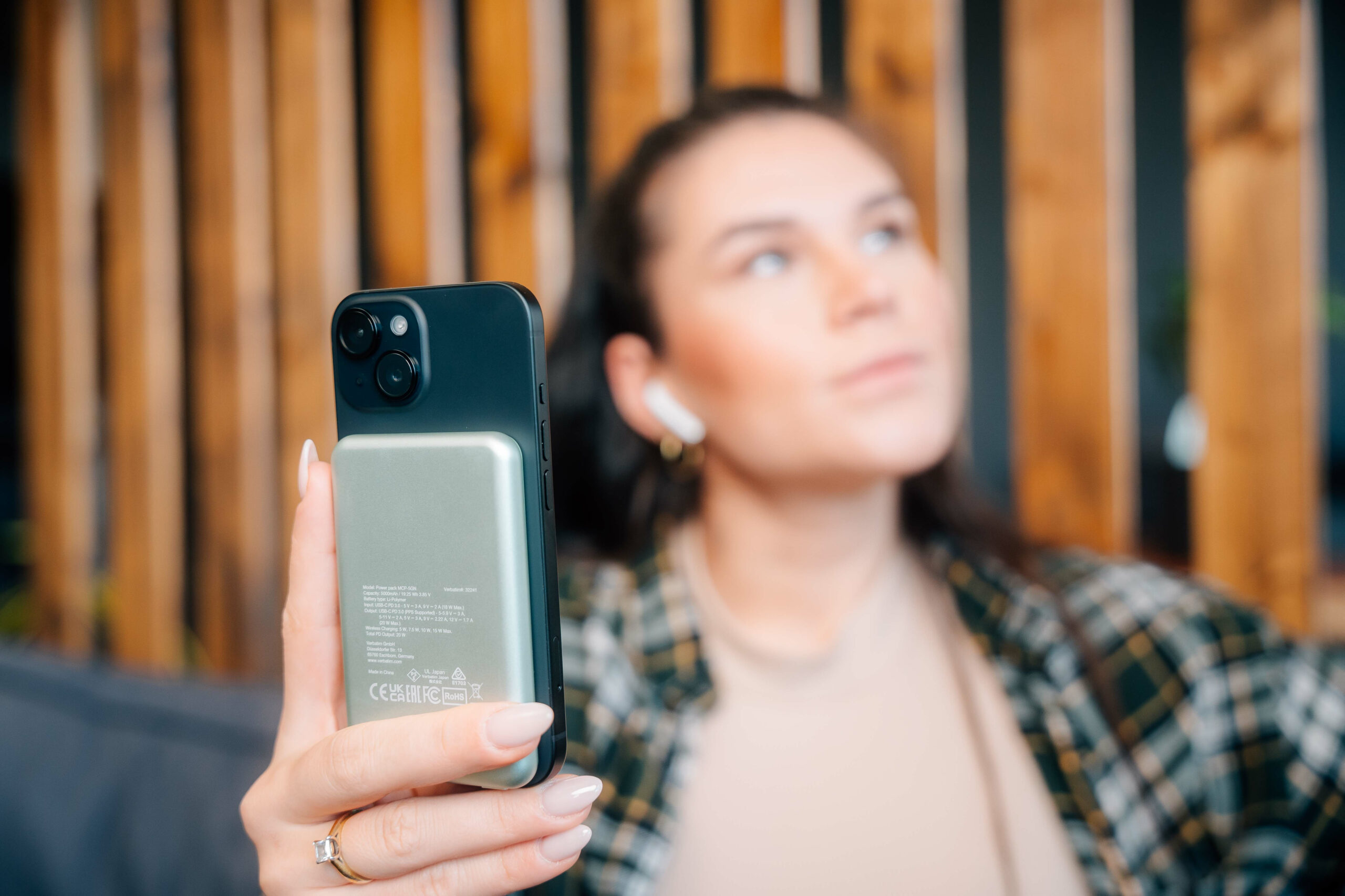 Verbatim Charge ´n´ Go Magnetic Wireless Power Bank 5000mAh Green
