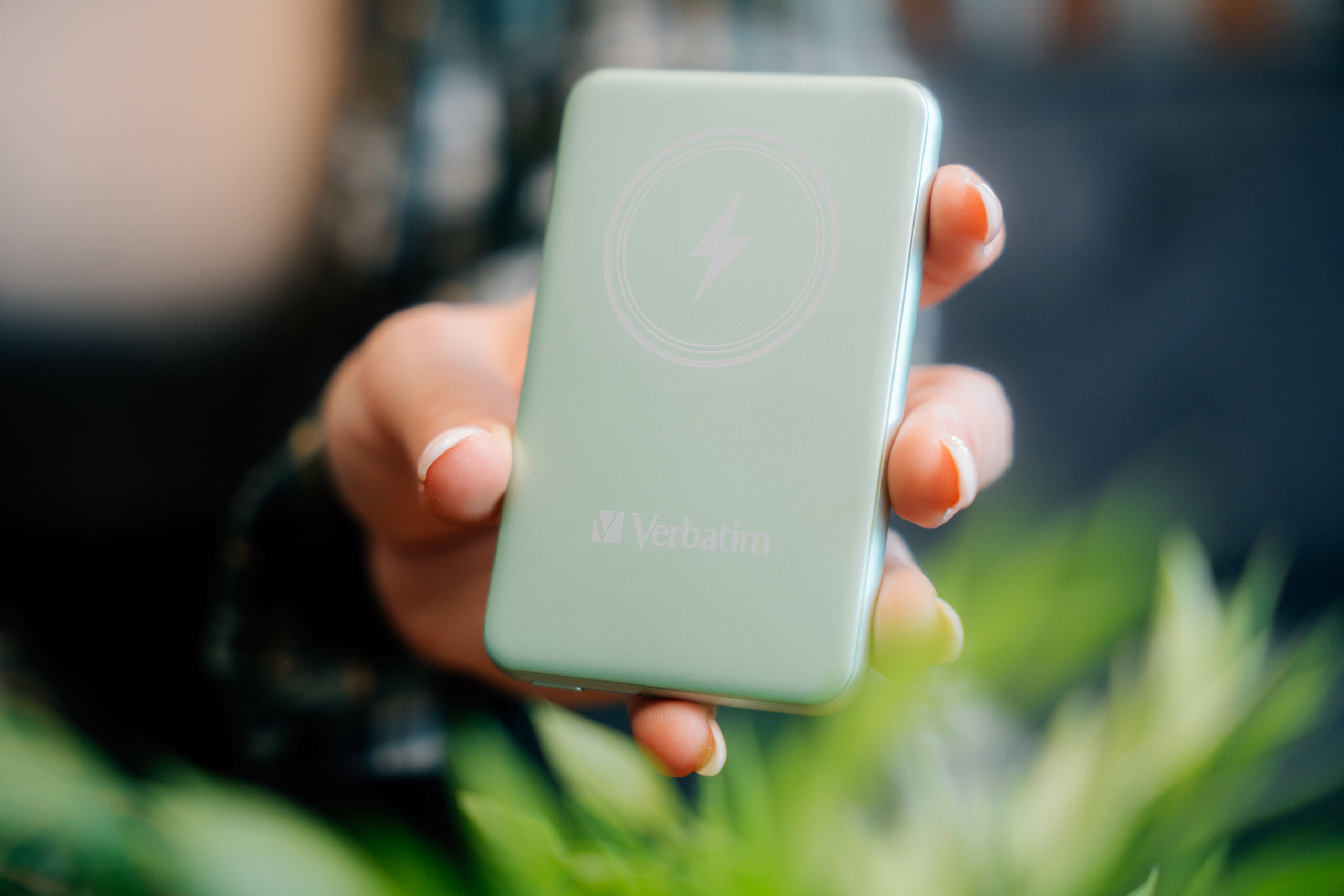 Verbatim Charge ´n´ Go Magnetic Wireless Power Bank 5000mAh Green