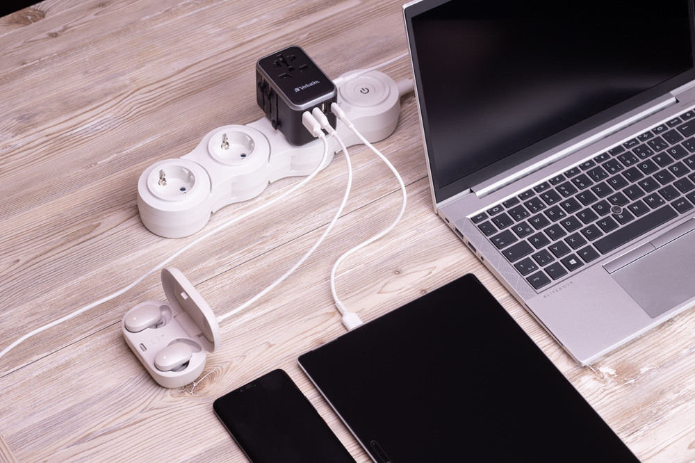 Verbatim 49546 mobile device charger