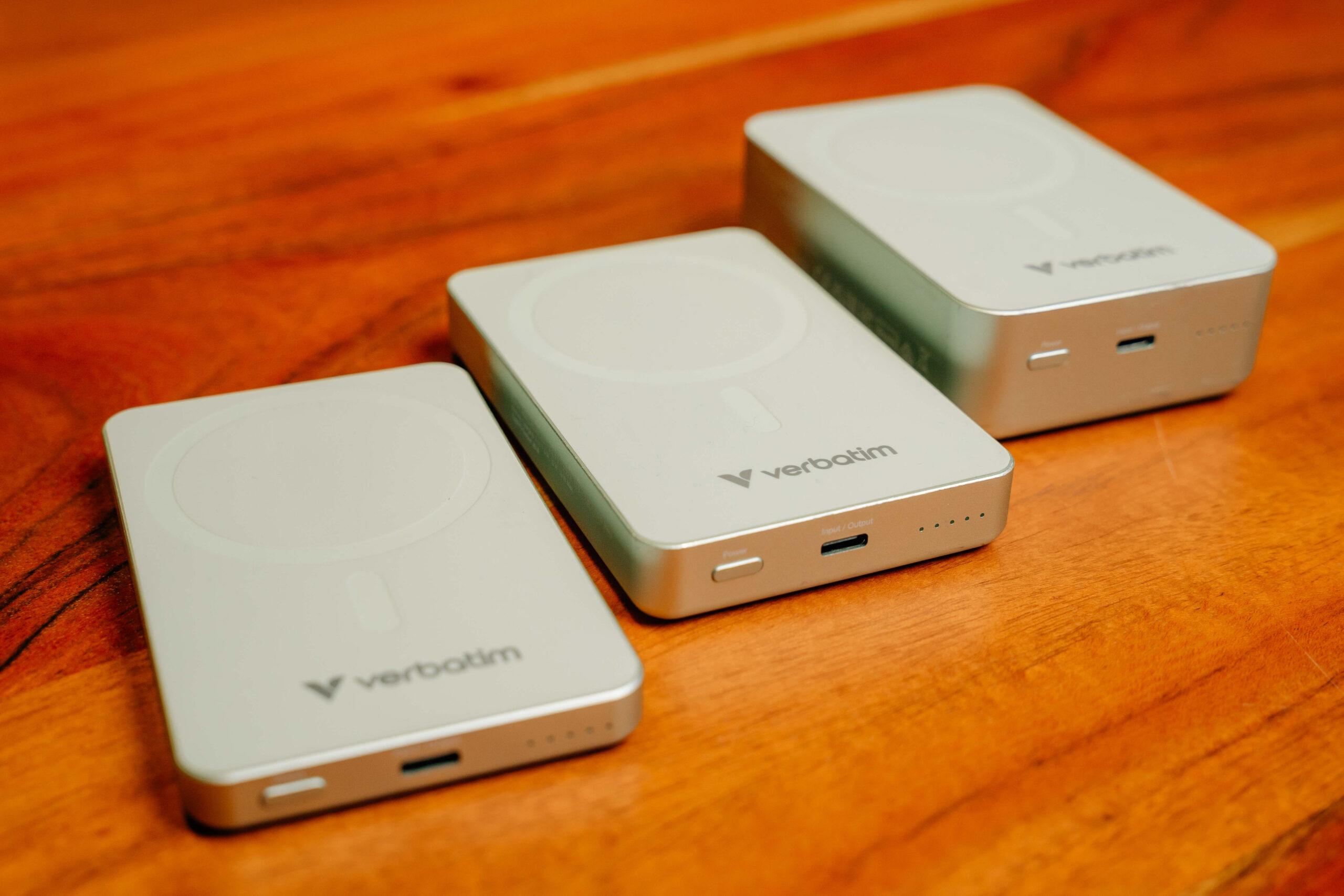 Verbatim Charge ´n´ Go Essentials Magnetic Wireless Power Bank 10000 mAh Green